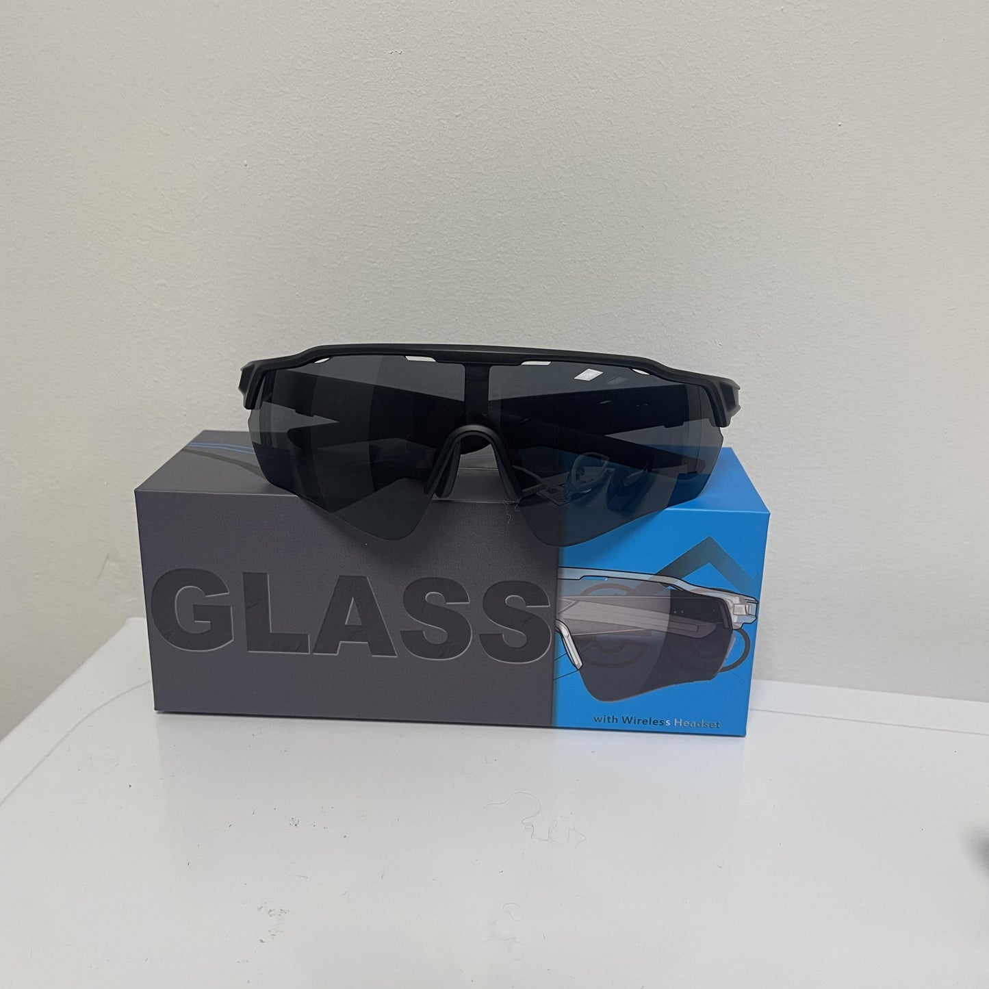 Gafas inteligentes deportivas IA - audio, llamadas, asistente de voz - lentes negras