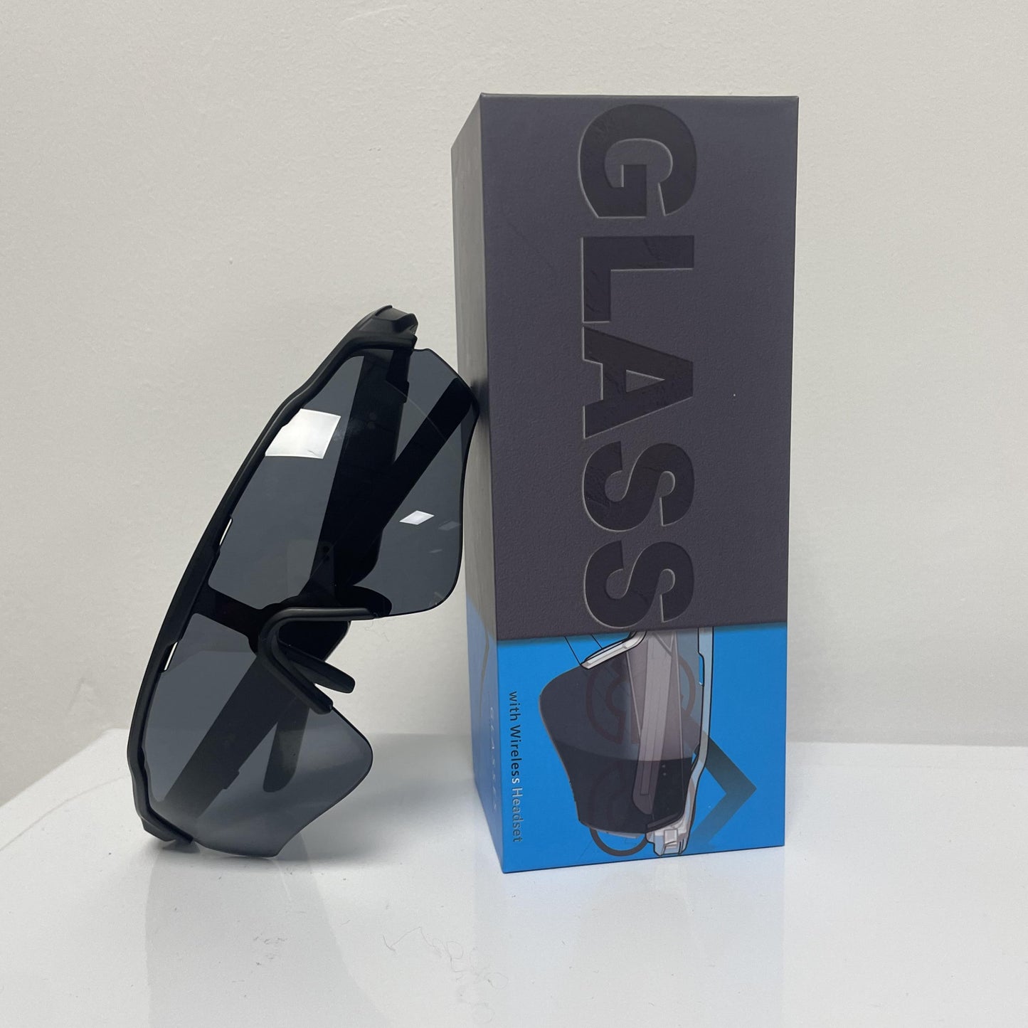 Gafas Inteligentes deportivas IA - Audio, llamadas, asistente de voz, control de cámara. Montura negra, lentes plateadas