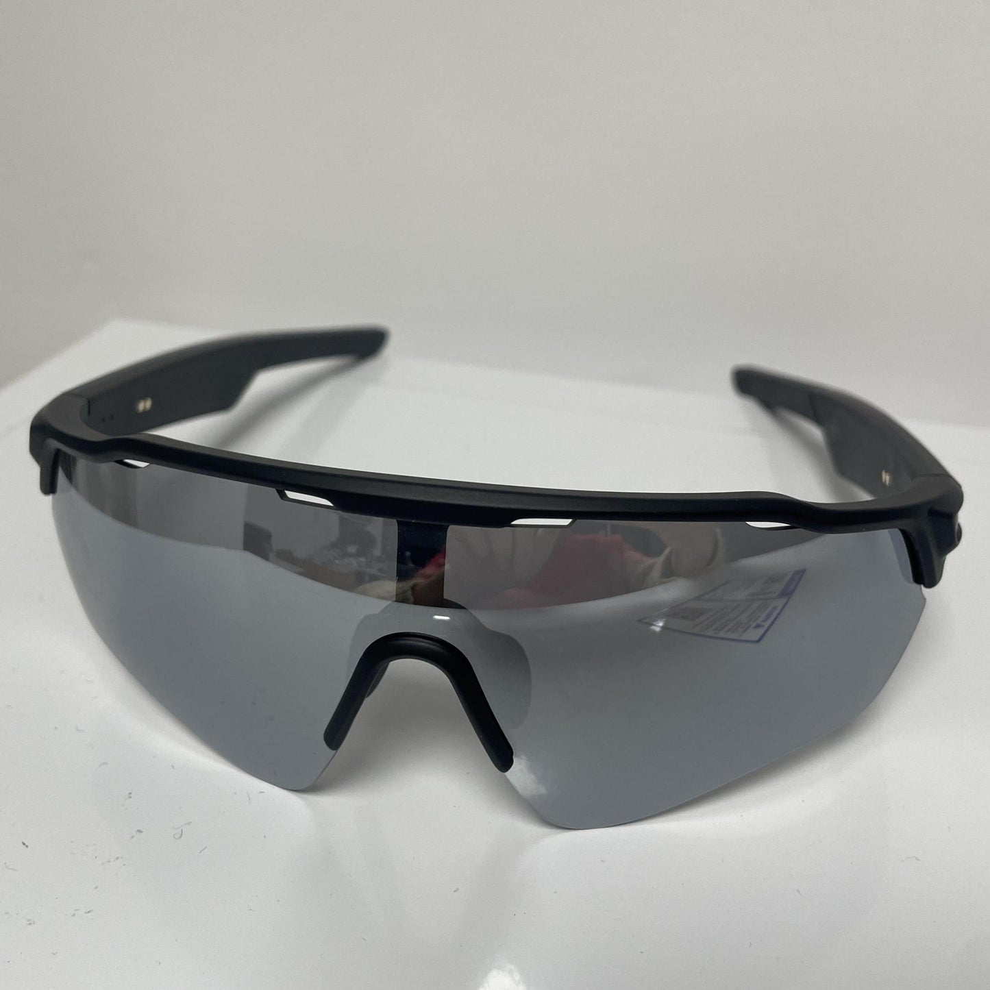 Gafas Inteligentes deportivas IA - Audio, llamadas, asistente de voz, control de cámara. Montura negra, lentes plateadas